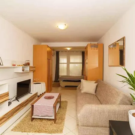 Апартаменты One-bedroom In Lxxv