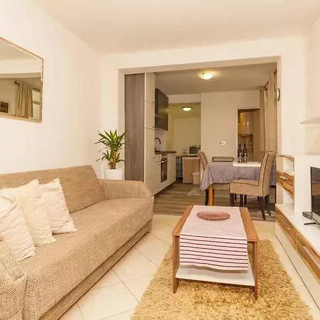 One-bedroom In Lxxv Апартаменты Цриквеница