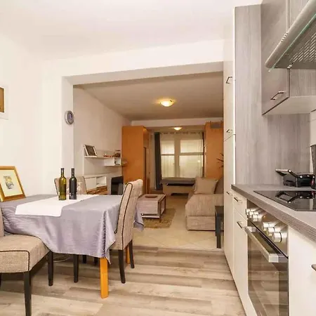 Apartmán One-bedroom In Lxxv Crikvenica