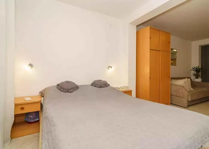 One-bedroom In Lxxv تْسْغيكفانِتْسا