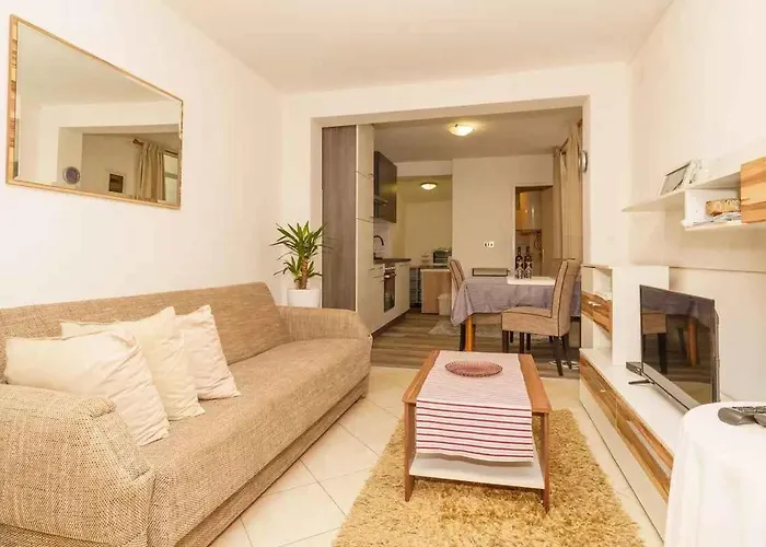 One-bedroom In Lxxv شقة تْسْغيكفانِتْسا